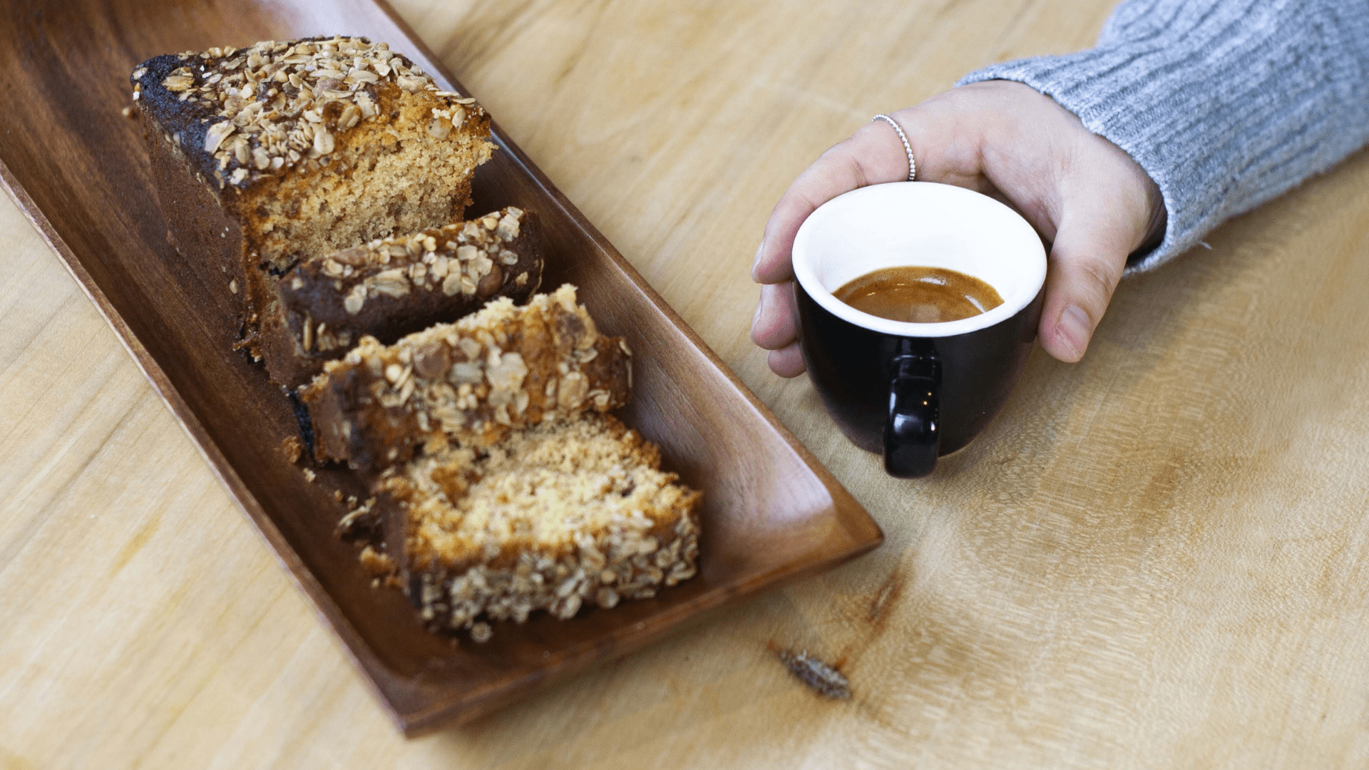 Recette de gâteau au gruau, prunes et gingembre - Café Barista