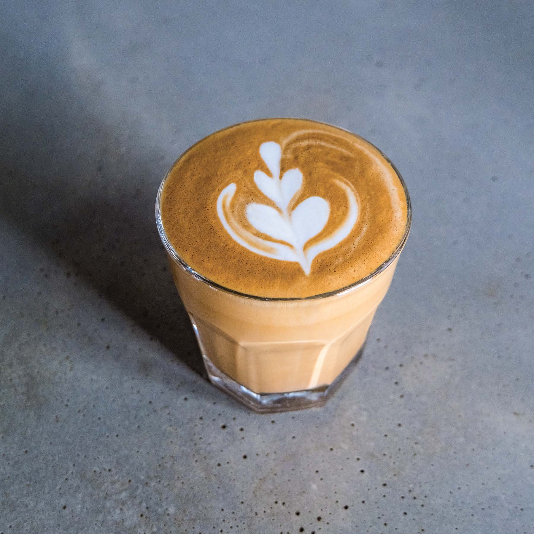 cortado sur un comptoir